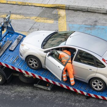 10-Est-il possible de remorquer une voiture endommagée ou immobilisée